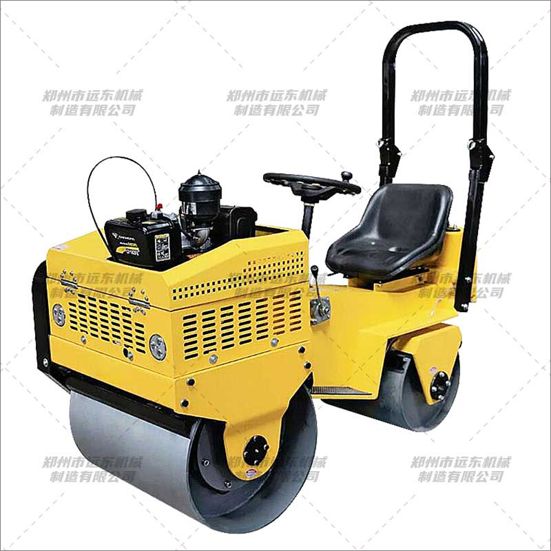 850型座駕雙輪振動(dòng)壓路機(圖1)
