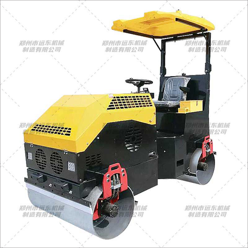 1200座駕式雙輪振動(dòng)壓路機(圖1)